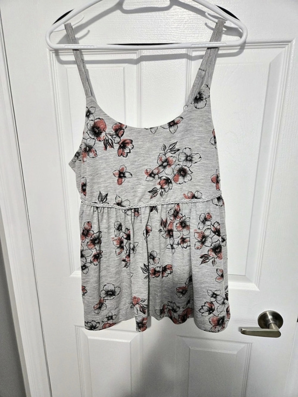 Torrid Floral Tank Top in Gray & Pink Size 1 Like New